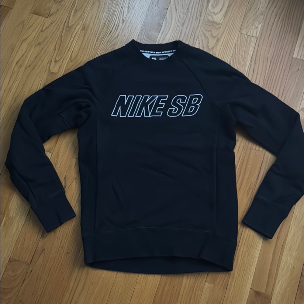 Women’s Nike skateboarding Black Sweatshirt XS EUC